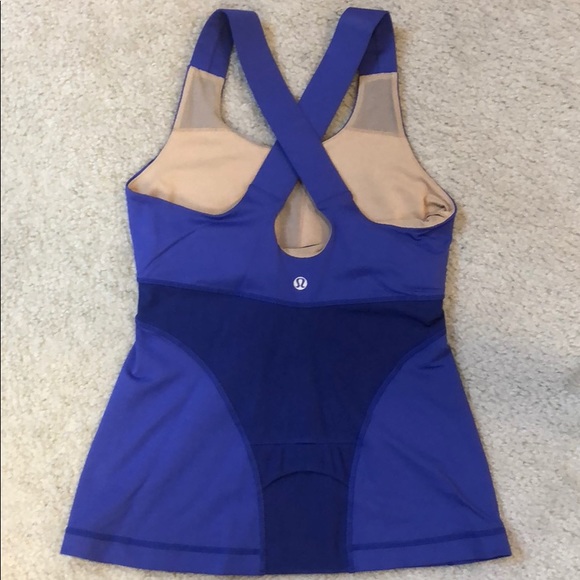 Lululemon Women’s Built in bra tank size 4 - Picture 2 of 5